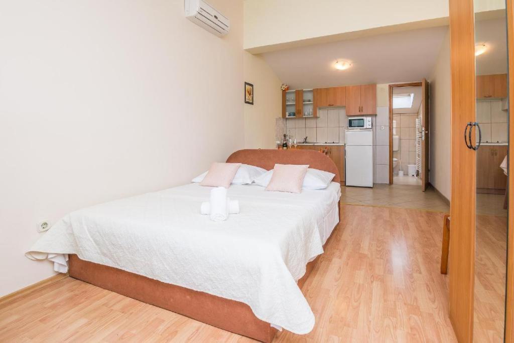 Apartments Mira Sukošan 外观 照片