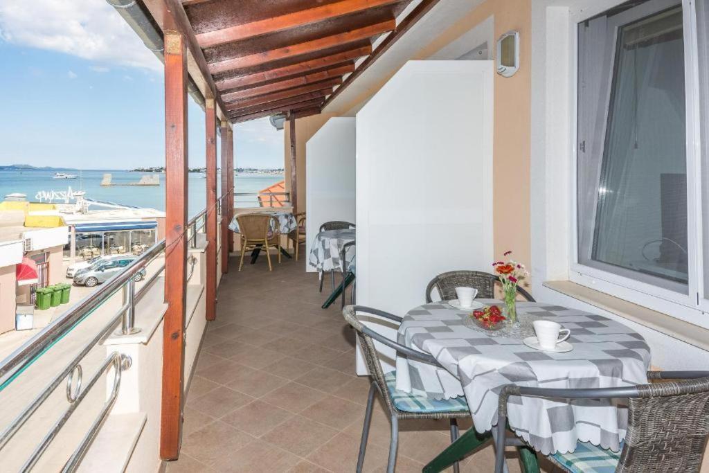 Apartments Mira Sukošan 外观 照片